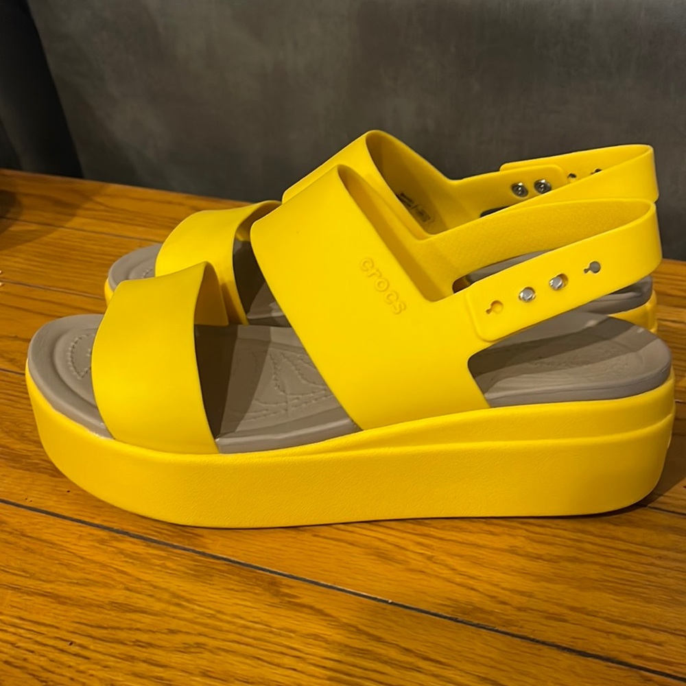 Womens Crocs Brooklyn Low Wedge Yellow size 8